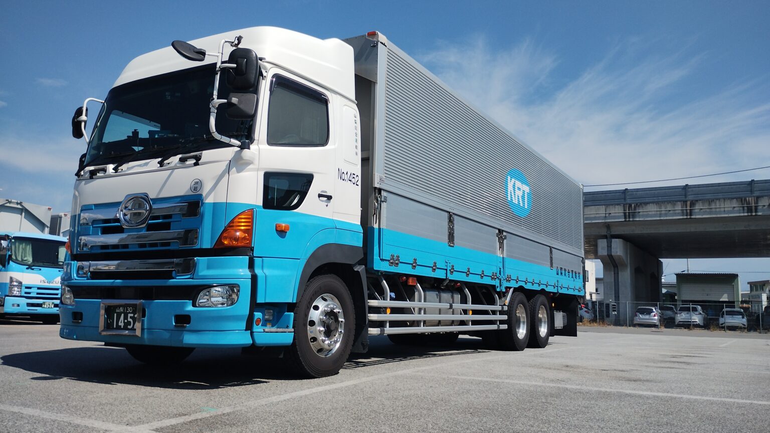 山梨総合運輸 トラック